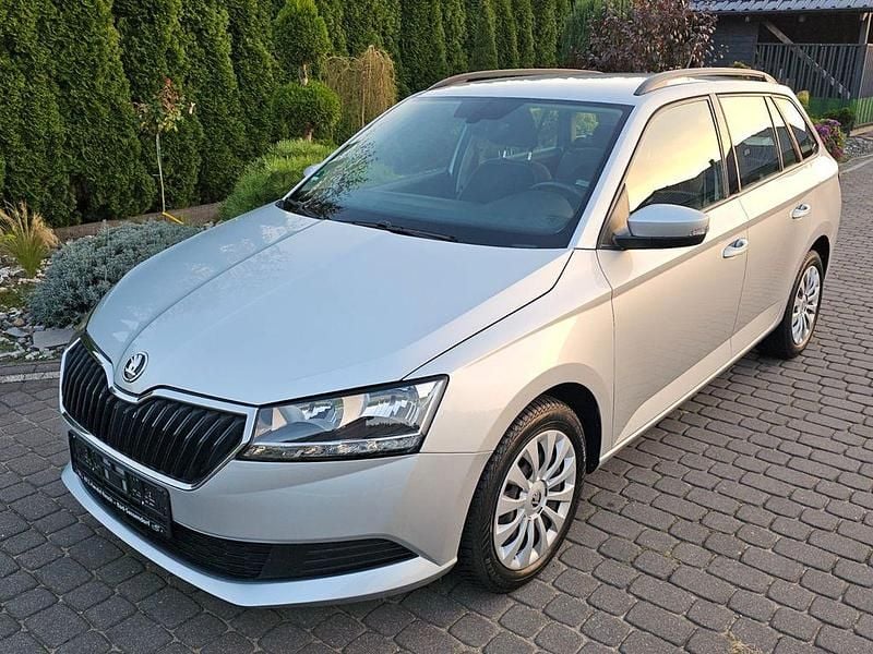 Silber Gebraucht 2021 Skoda Fabia Ambition Kombi | 12.960 € (Guter Preis) - Bild 1/4