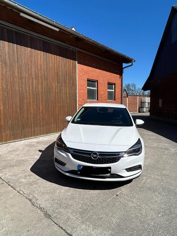 Gebraucht Opel Astra Active 110 PS (80 kW) 2017 Weiß Limousine
