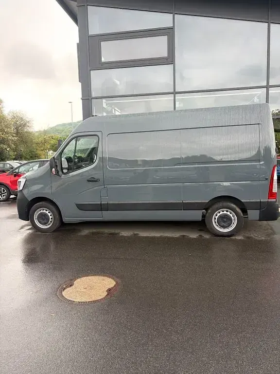 Occasion Renault Master 150 ch (110 kW) 2024 Gris Monospace