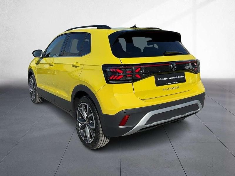 Neu VW T-Cross Style 116 PS (85 kW) 2026 Grape yellow SUV
