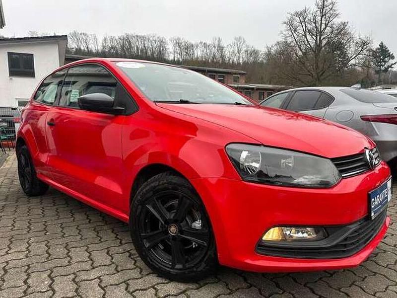 Gebraucht VW Polo Trendline 75 PS (55 kW) 2015 Flashrot Kleinwagen