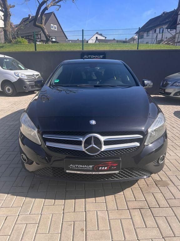 Usata Mercedes A180 122 CV (89 kW) 2012 Nero Berlina