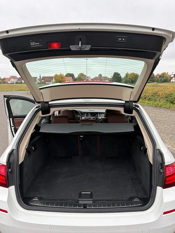 Gebraucht BMW 530 258 PS (189 kW) 2017 Weiß Kombi