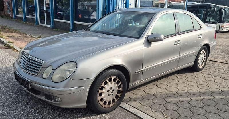 Gebraucht 2002 Mercedes E270 Elegance Limousine | 1.790 € - Bild 1/4