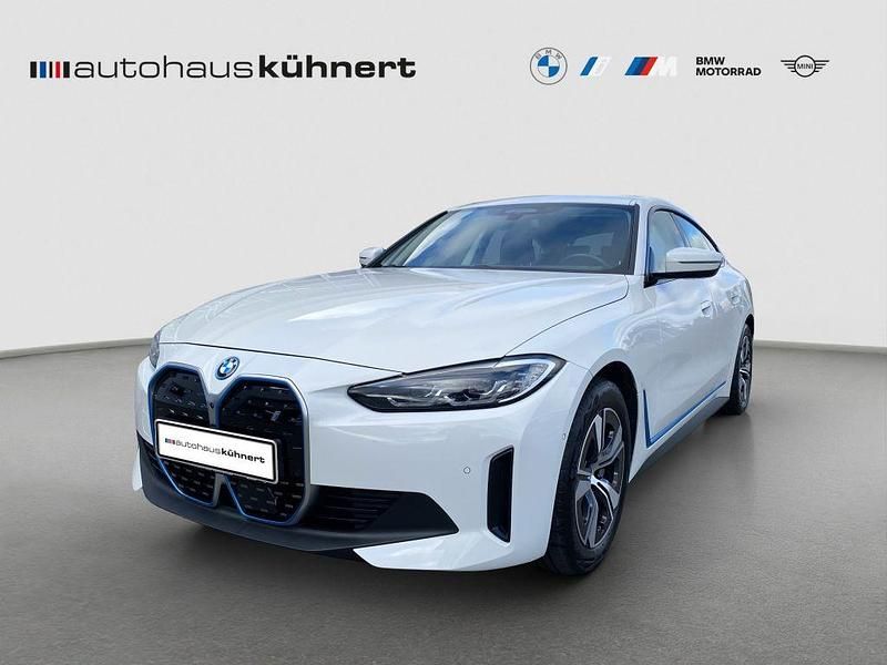 Alpinweiss iii Gebraucht 2023 BMW i4 Sport Line Limousine | 35.885 € (Guter Preis) - Bild 1/4