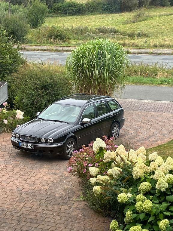 Beige Gebraucht 2010 Jaguar X-type Executive Kombi | 8.000 € - Bild 1/4