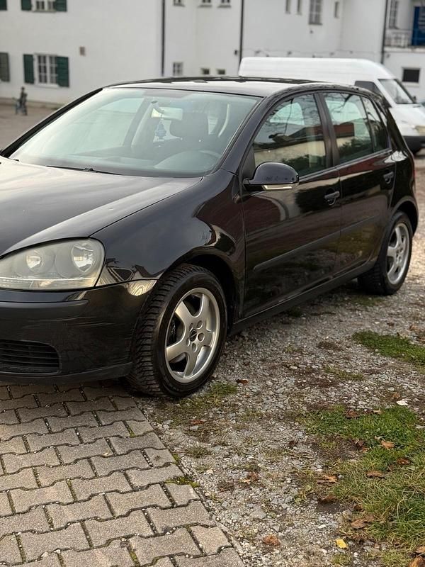 Schwarz Gebraucht 2004 VW Golf V Kombi | 2.800 € (Fairer Preis) - Bild 1/4