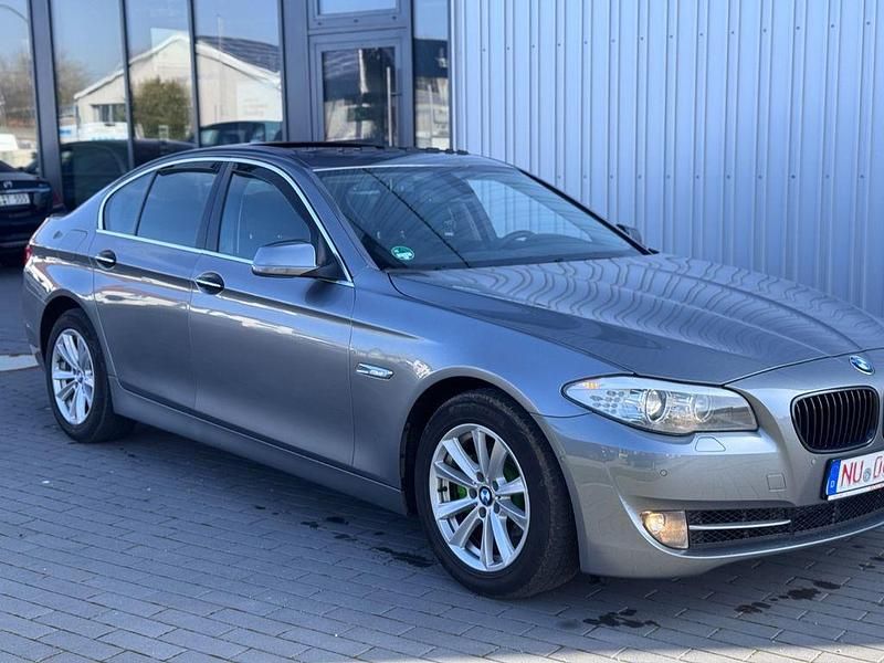 Gebraucht BMW 520 Sport Line 184 PS (135 kW) 2011 Grau Limousine