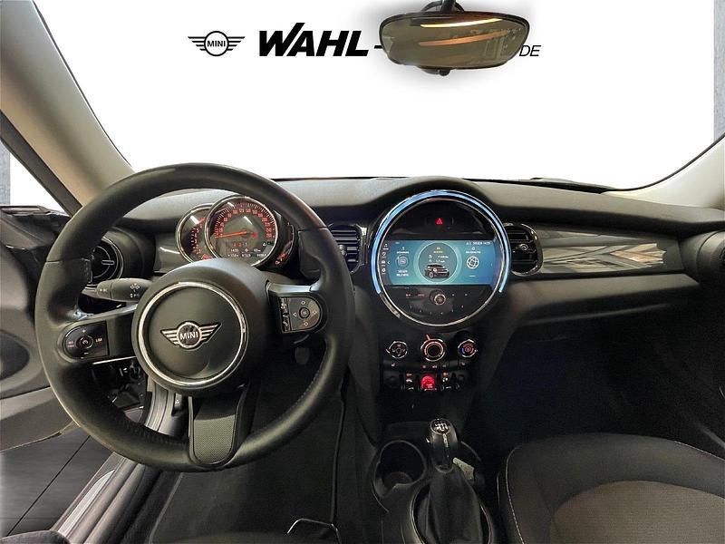 Gebraucht Mini ONE Hatch 102 PS (75 kW) 2022 Schwarz metallic Kleinwagen