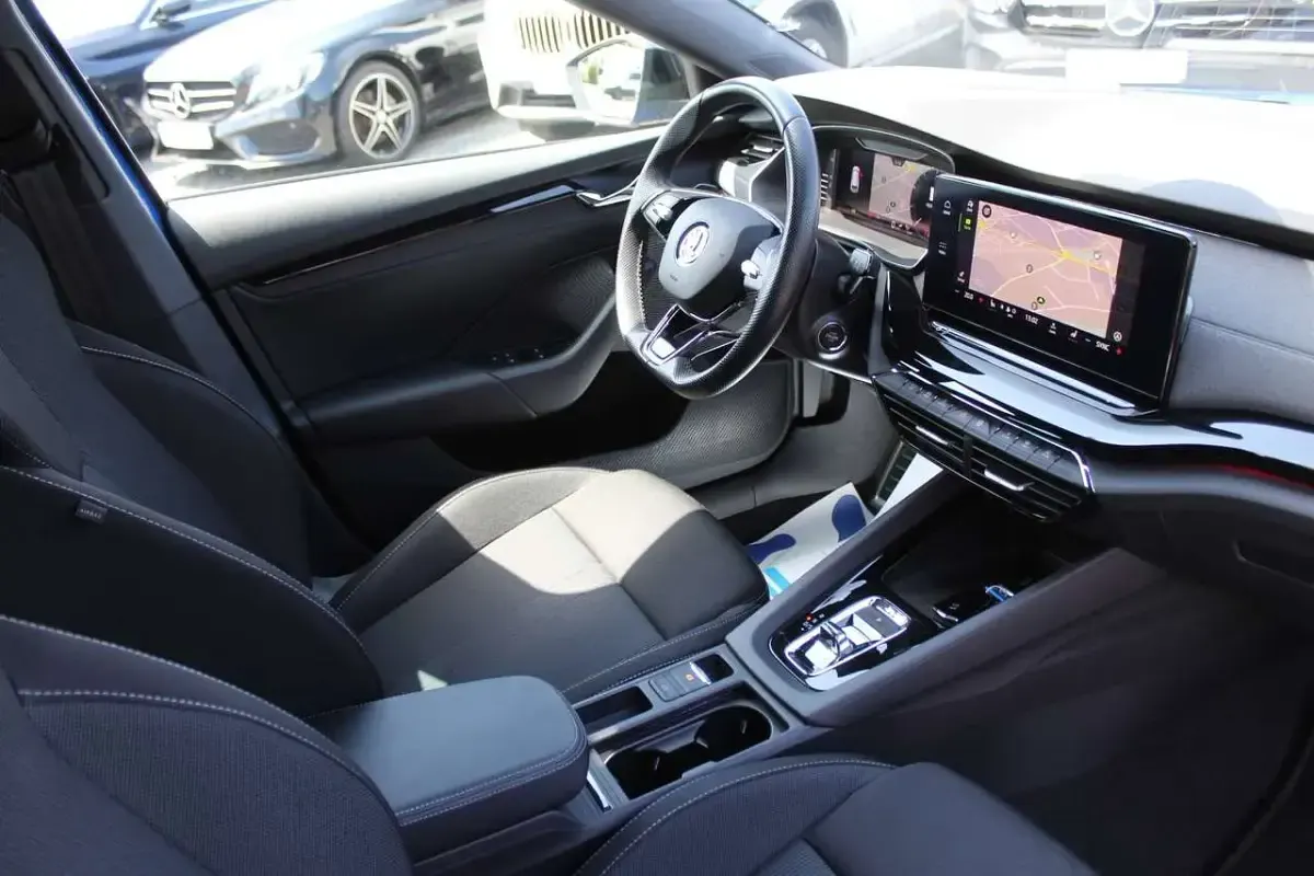 Gebraucht Skoda Octavia SportLine 190 PS (139 kW) 2023 Energyblau Kombi