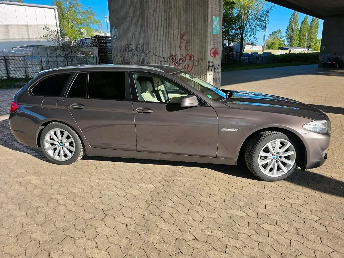 Usata BMW 525 218 CV (160 kW) 2012 Marrone Station wagon