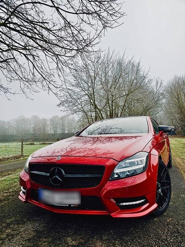 Rot Gebraucht 2012 Mercedes CLS350 Coupé | 9.000 € - Bild 1/4