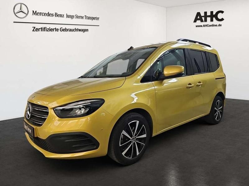 Limonitgelb metallic Gebraucht 2023 Mercedes T180 Progressive Van / Kleinbus | 25.942 € (Guter Preis) - Bild 1/4