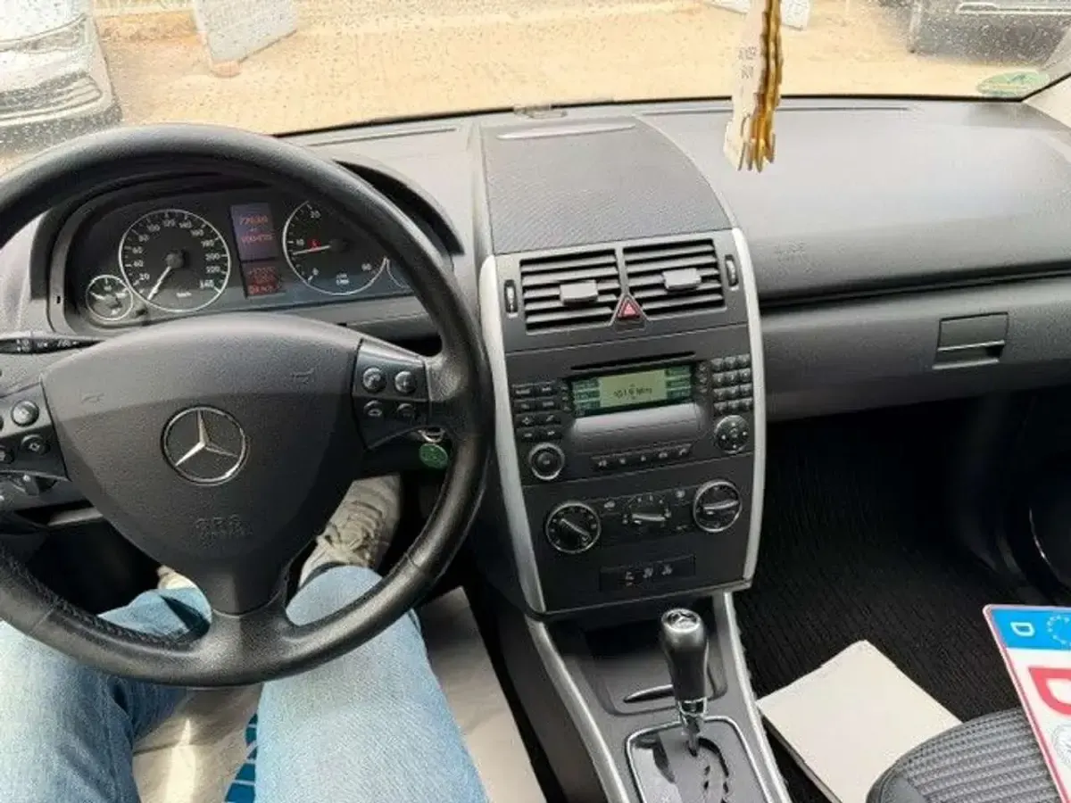 Gebraucht Mercedes A180 109 PS (80 kW) 2005 Polarsilber Kleinwagen