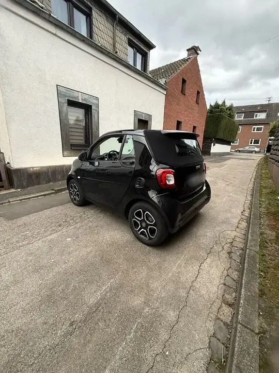 Gebraucht Smart ForTwo Cabrio 71 PS (52 kW) 2017 Schwarz Cabrio
