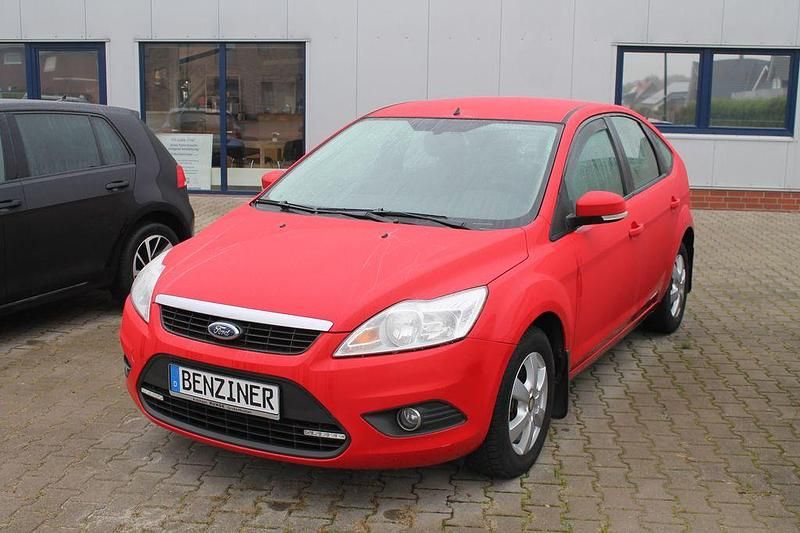 Rot Gebraucht 2009 Ford Focus Limousine | 7.350 € - Bild 1/4