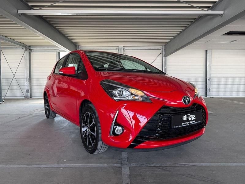 Gebraucht Toyota Yaris 111 PS (81 kW) 2018 Rot Kleinwagen