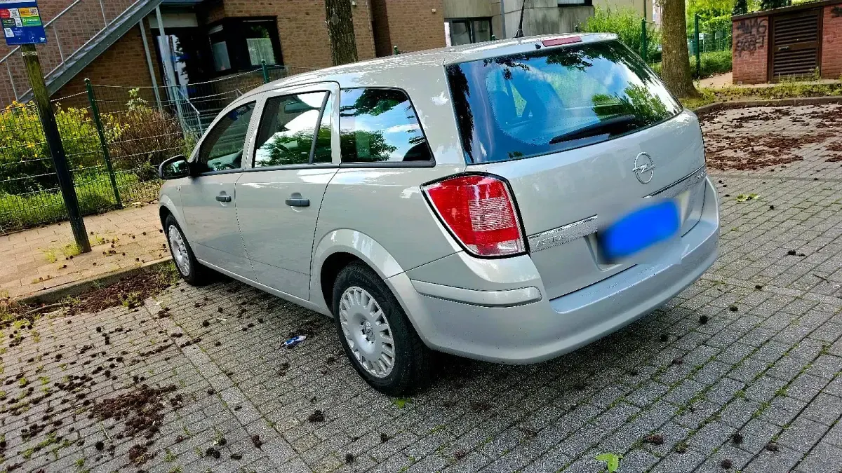 Gebraucht Opel Astra 90 PS (66 kW) 2010 Kombi