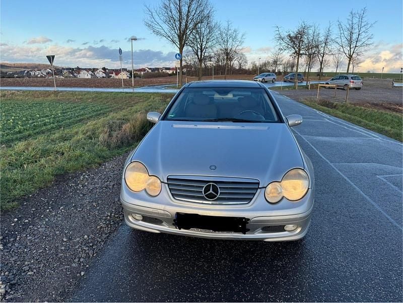 Gebraucht Mercedes C180 129 PS (94 kW) 2001 Silber Coupé