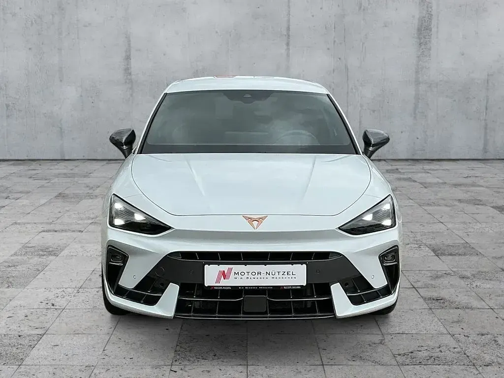 Usata Cupra Leon 150 CV (110 kW) 2025 Bianco Berlina