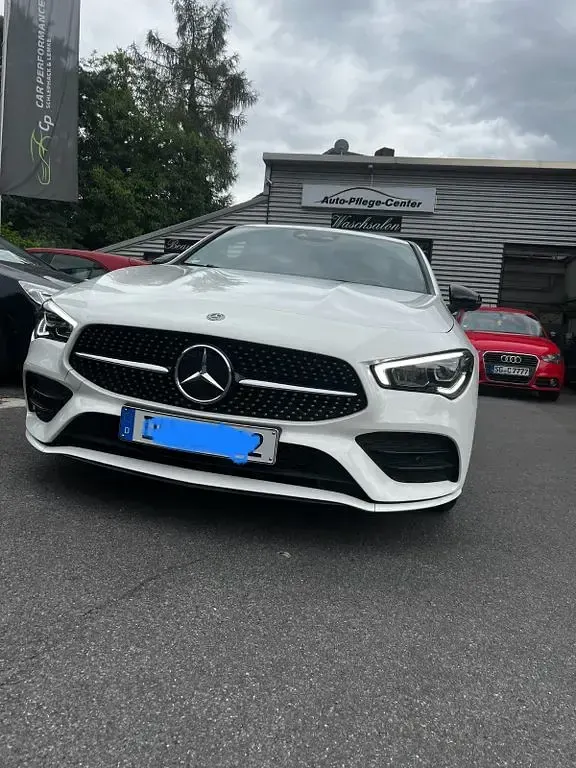 Gebraucht Mercedes CLA180 AMG line 136 PS (100 kW) 2019 Weiß Coupé