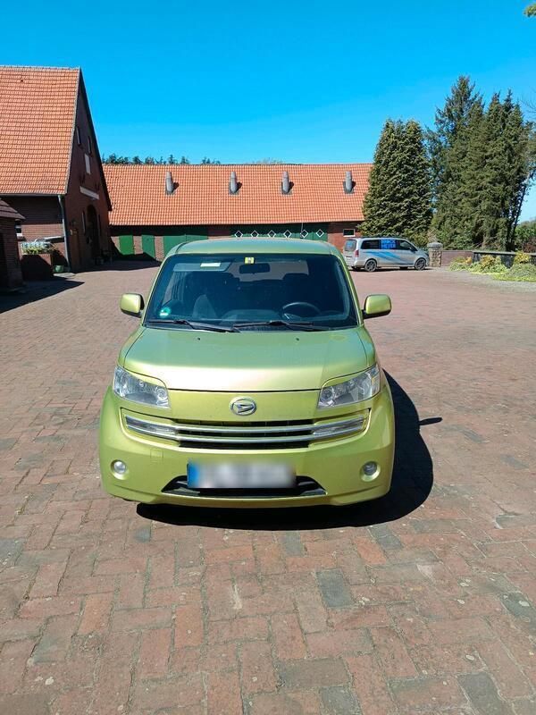 Grün Gebraucht 2009 Daihatsu Materia Van / Kleinbus | 2.000 € - Bild 1/4