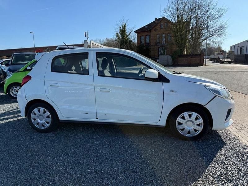 Gebraucht Mitsubishi Space Star 71 PS (52 kW) 2021 Weiß Limousine