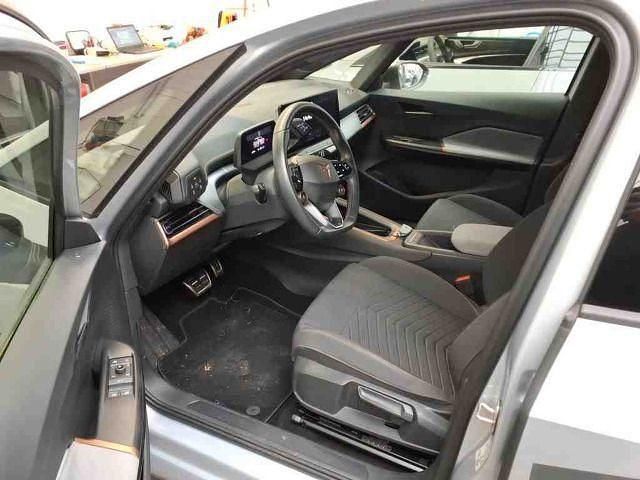 Gebraucht Cupra Born e-Boost 169 kW (231 PS) 2023 Geysirsilber (metallic) Kleinwagen