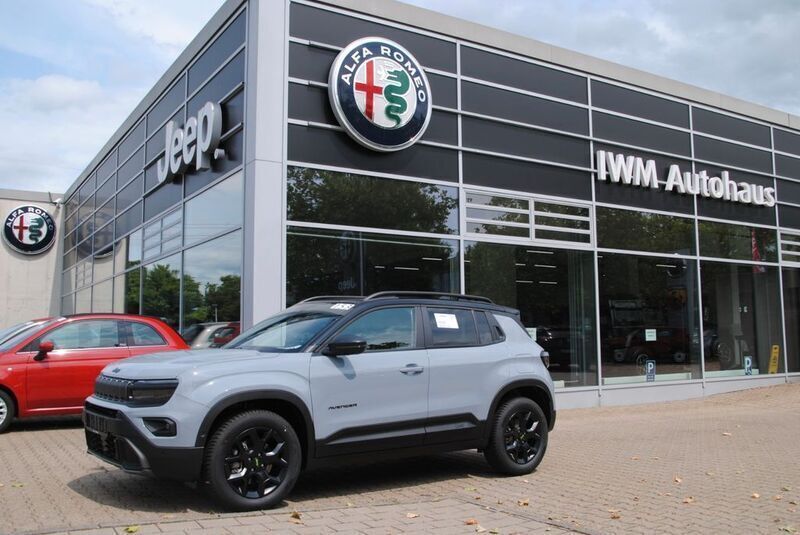 Storm grey mit schwarzem dach Neu 2025 Jeep Avenger Overland SUV | 35.990 € (Fairer Preis) - Bild 1/4