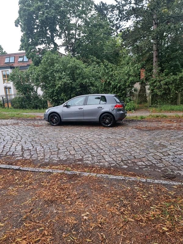 Gebraucht VW Golf VI 122 PS (89 kW) 2010 Grau Kleinwagen