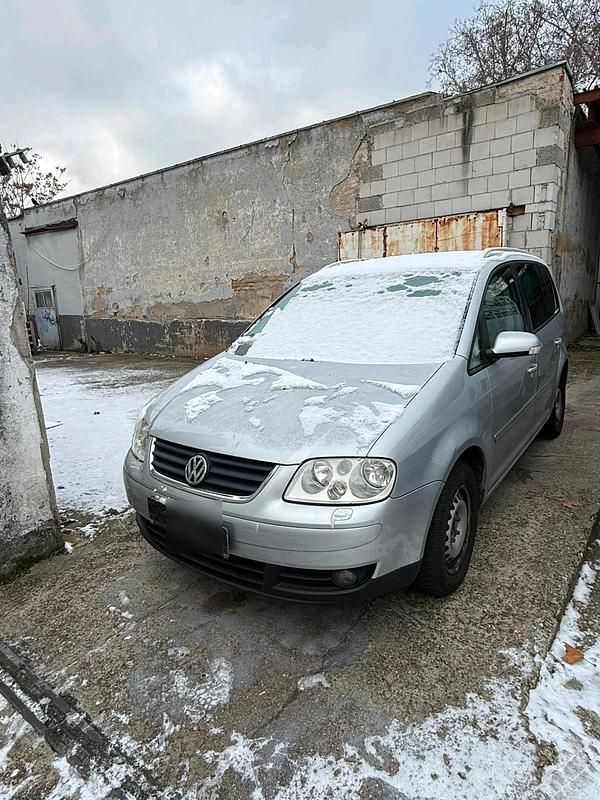 Grau Gebraucht 2003 VW Touran Highline Van / Kleinbus | 1.300 € (Guter Preis) - Bild 1/4