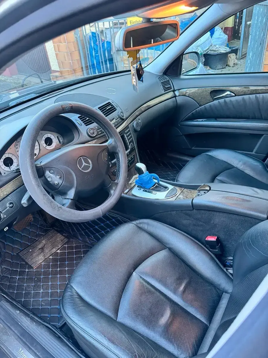 Gebraucht Mercedes E350 272 PS (200 kW) 2005 Grau Limousine