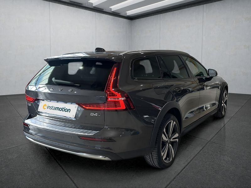 Gebraucht Volvo V60 CC 197 PS (144 kW) 2023 Grau Kombi