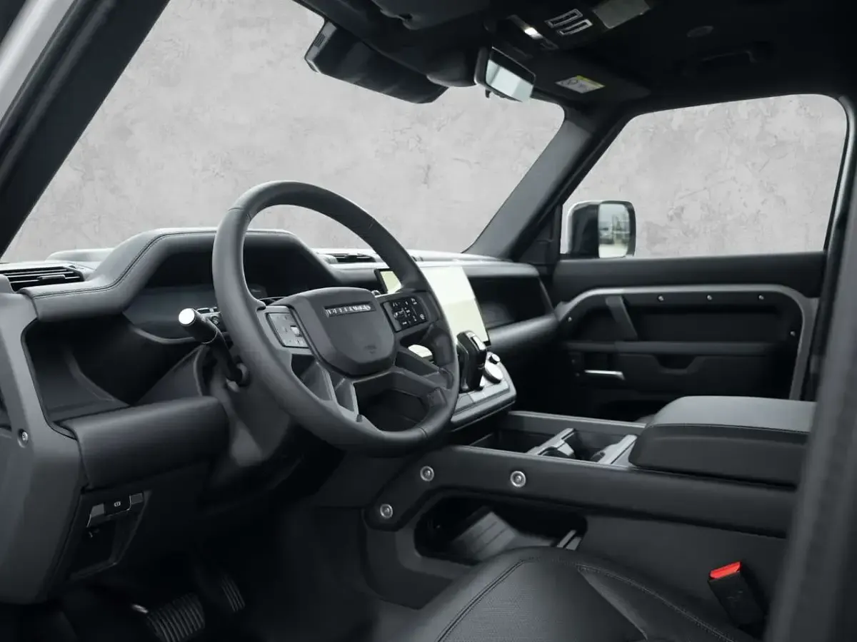 Gebraucht Land Rover Defender HSE Dynamic 349 PS (256 kW) 2025 Grau SUV