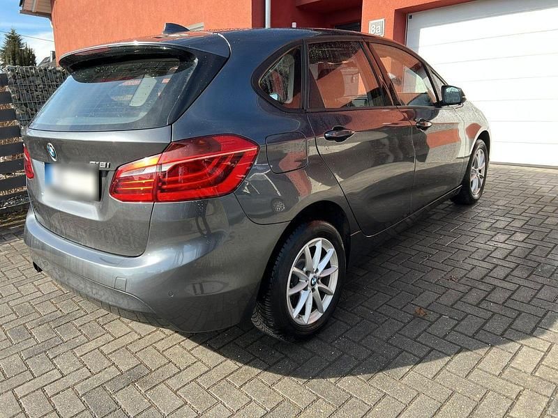 Gebraucht BMW 218 Active Tourer 136 PS (100 kW) 2015 Grau Van / Kleinbus