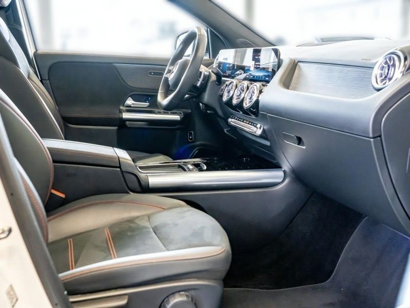 Gebraucht Mercedes GLA200 163 PS (119 kW) 2024 Weiß SUV