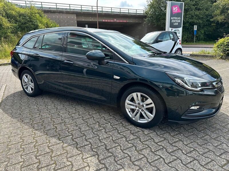 Gebraucht Opel Astra Dynamic 125 PS (91 kW) 2017 Grün Kombi
