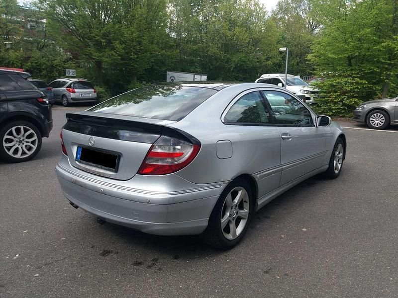 Gebraucht Mercedes CL200 122 PS (89 kW) 2005 Silber Coupé