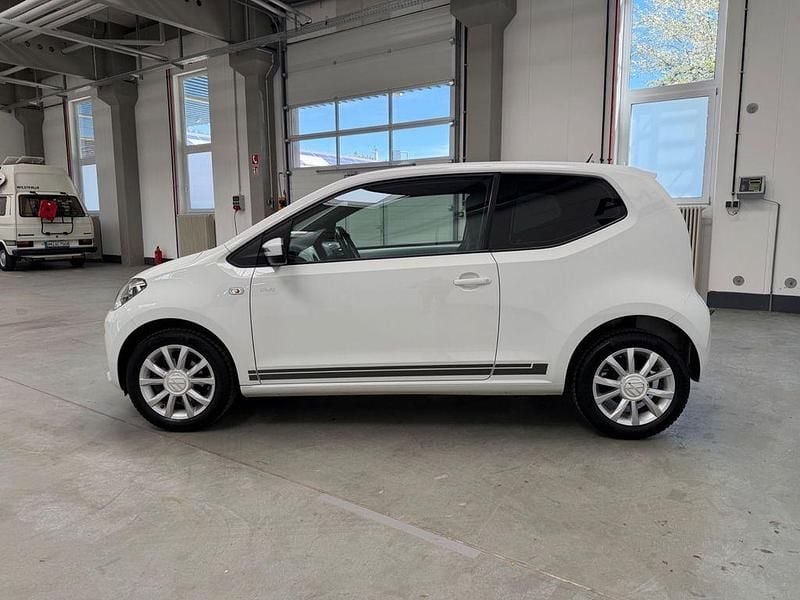 Używany VW up! CLUB 60 KM (44 kW) 2016 Biały Hatchback