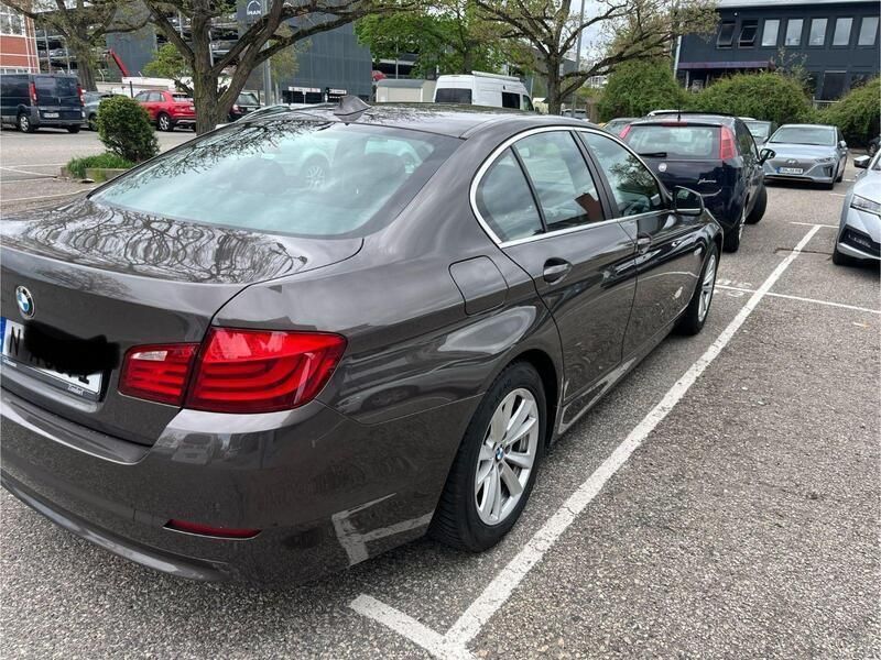 Gebraucht BMW 520 184 PS (135 kW) 2012 Braun Limousine