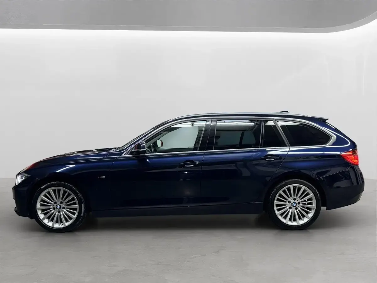 Gebraucht BMW 320 Luxury Line 184 PS (135 kW) 2012 Blau Kombi