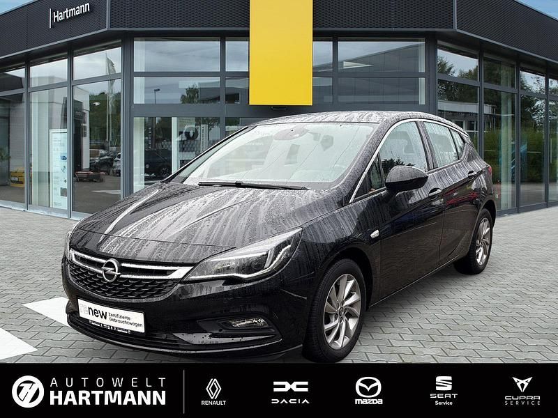 Schwarz Gebraucht 2017 Opel Astra Limousine | 9.500 € (Etwas zu teuer) - Bild 1/3