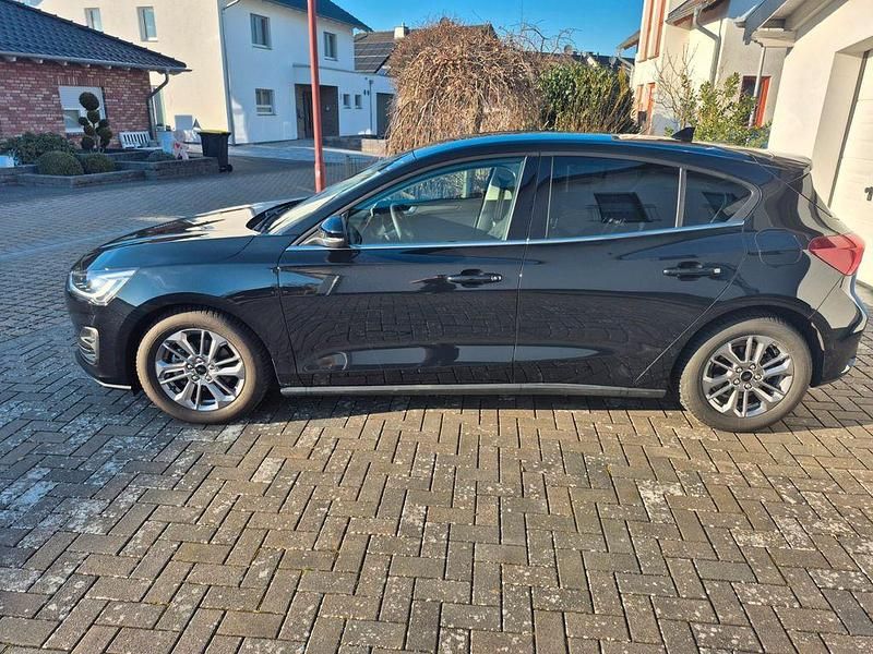 Gebraucht Ford Focus Titanium X 116 PS (85 kW) 2025 Schwarz Limousine
