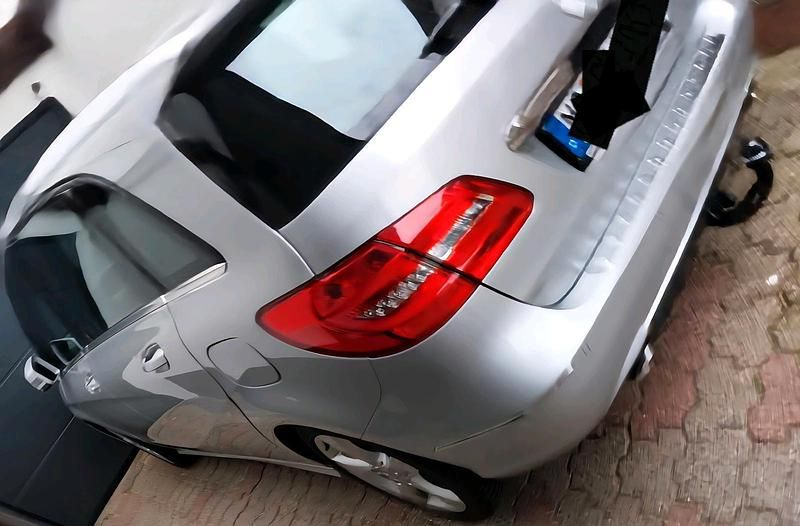 Gebraucht Mercedes B200 156 PS (114 kW) 2013 Silber Van / Kleinbus