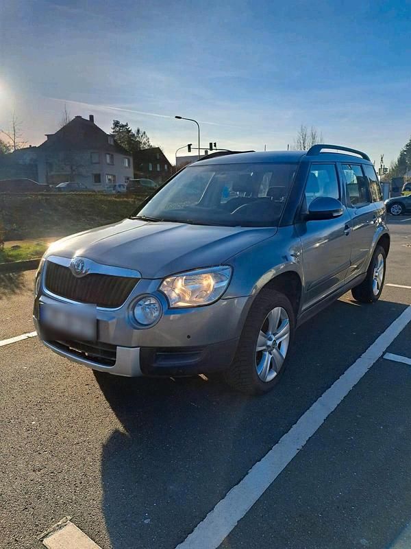 Gebraucht Skoda Yeti 105 PS (77 kW) 2010 Grau SUV