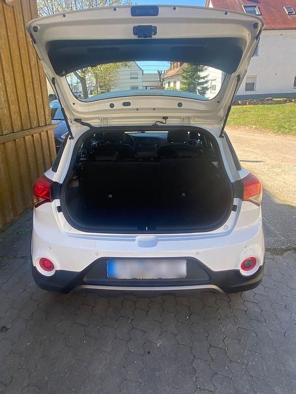 Gebraucht Hyundai i20 Active 120 PS (88 kW) 2017 Weiß Kleinwagen