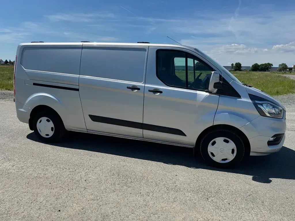 Gebraucht Ford Transit Custom 105 PS (77 kW) 2019 Silber Van / Kleinbus