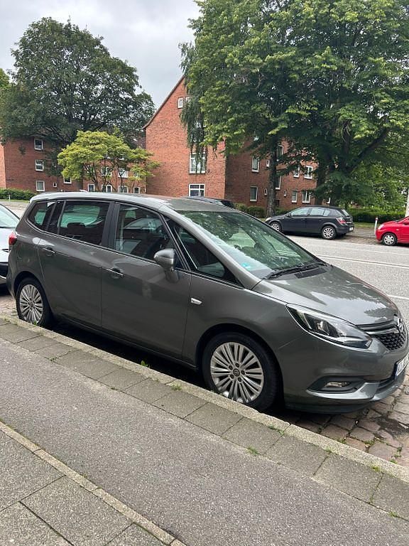Grau Gebraucht 2017 Opel Zafira Tourer Van / Kleinbus | 11.670 € (Superpreis) - Bild 1/4