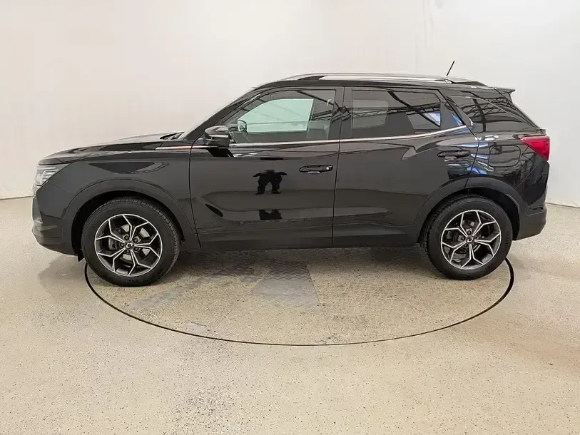 Gebraucht SsangYong Korando 163 PS (119 kW) 2023 Schwarz SUV