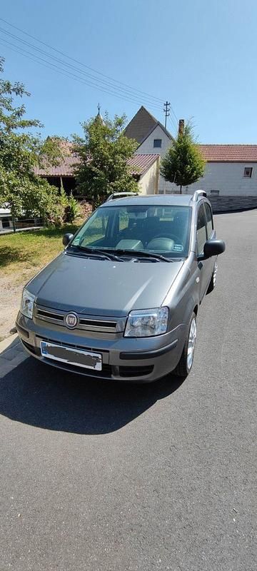 Braun Gebraucht 2011 Fiat Panda Dynamic Kleinwagen | 3.800 € (Fairer Preis) - Bild 1/4